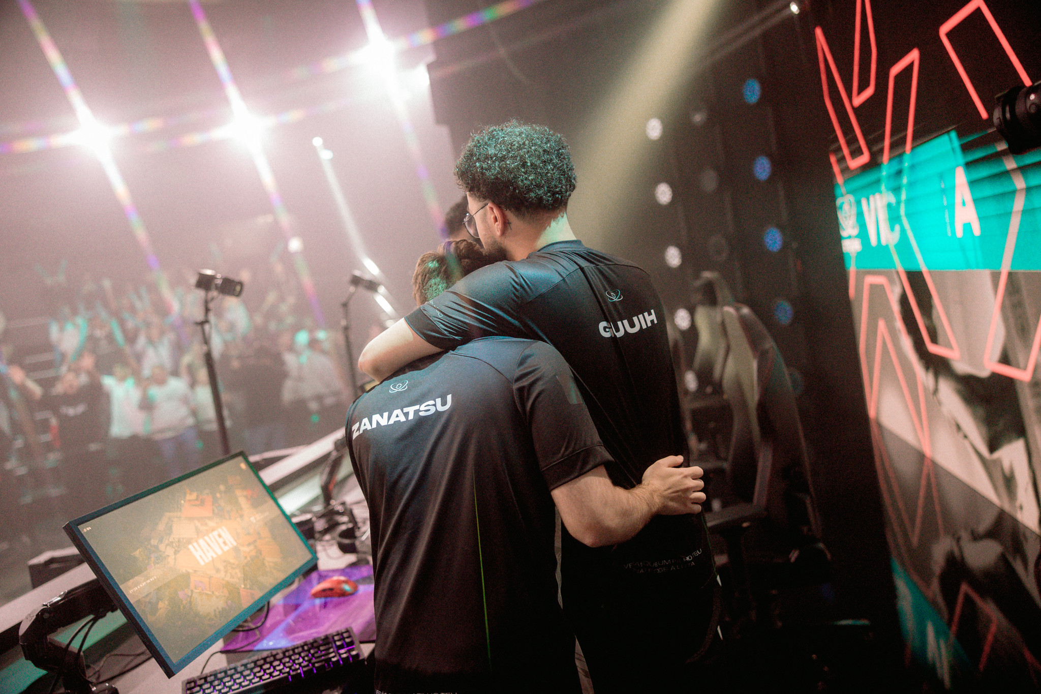 Stellae vence Six Karma